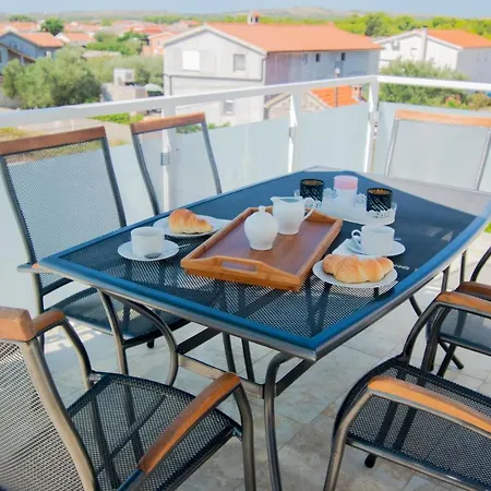 Olea Apartment Vir