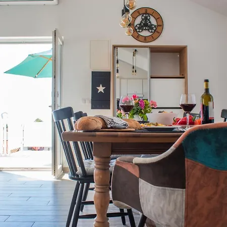 Olea Apartment *