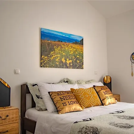 Olea Apartment *