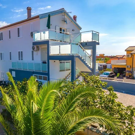 Olea Apartment *